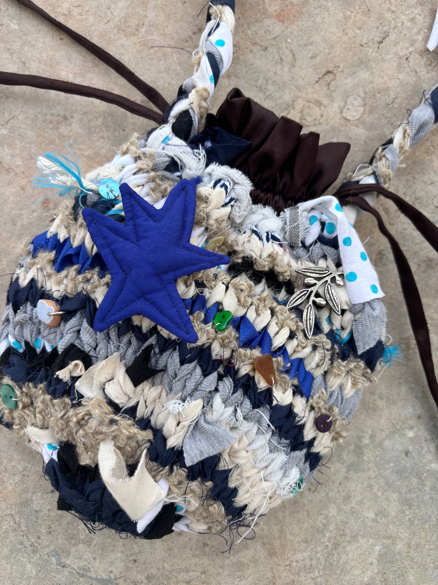 Scrappy handbag 01