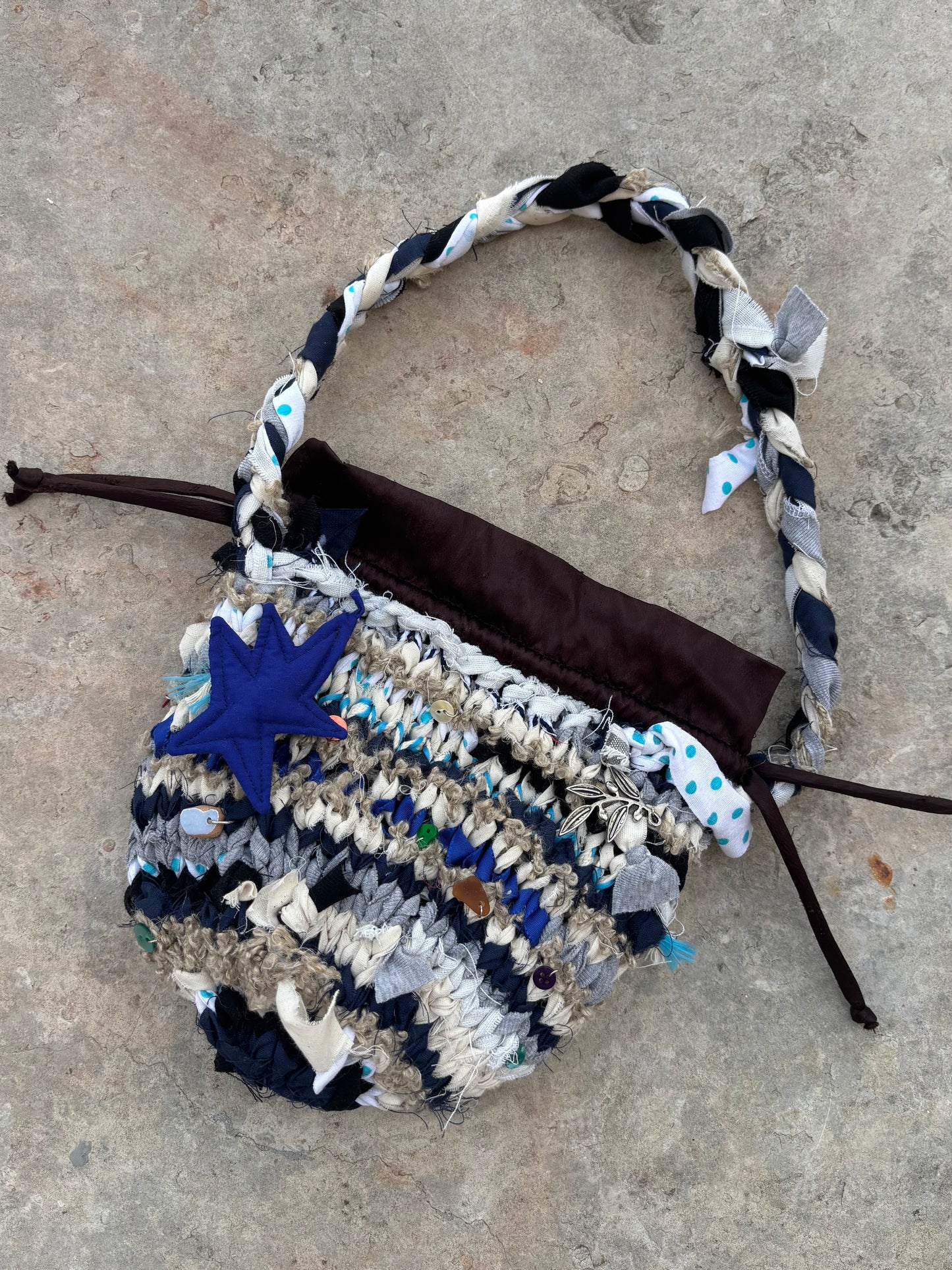 Scrappy handbag 01