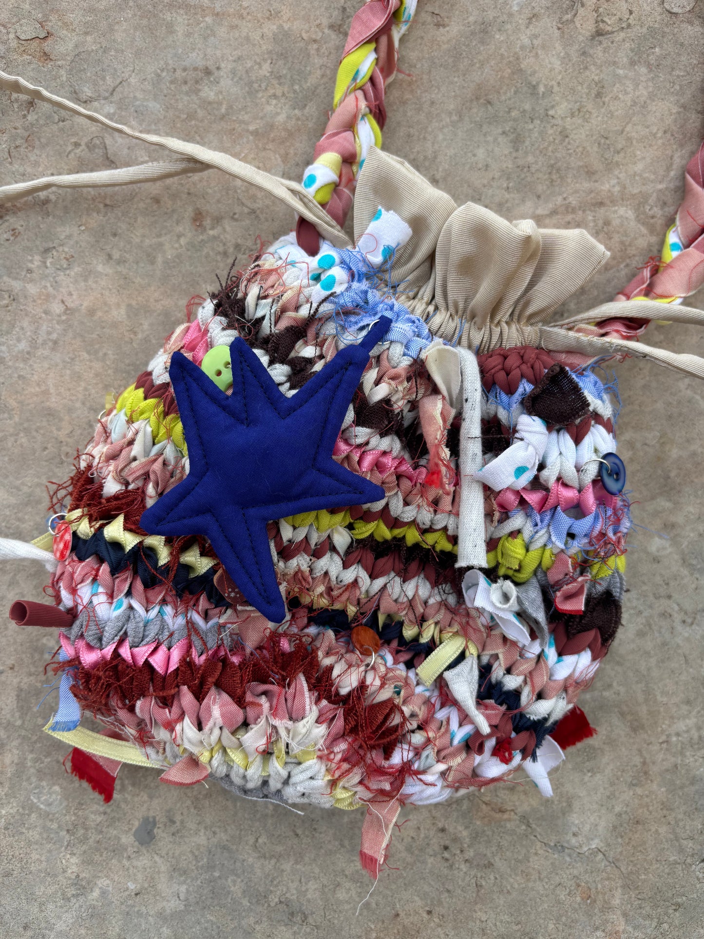 Scrappy handbag 02