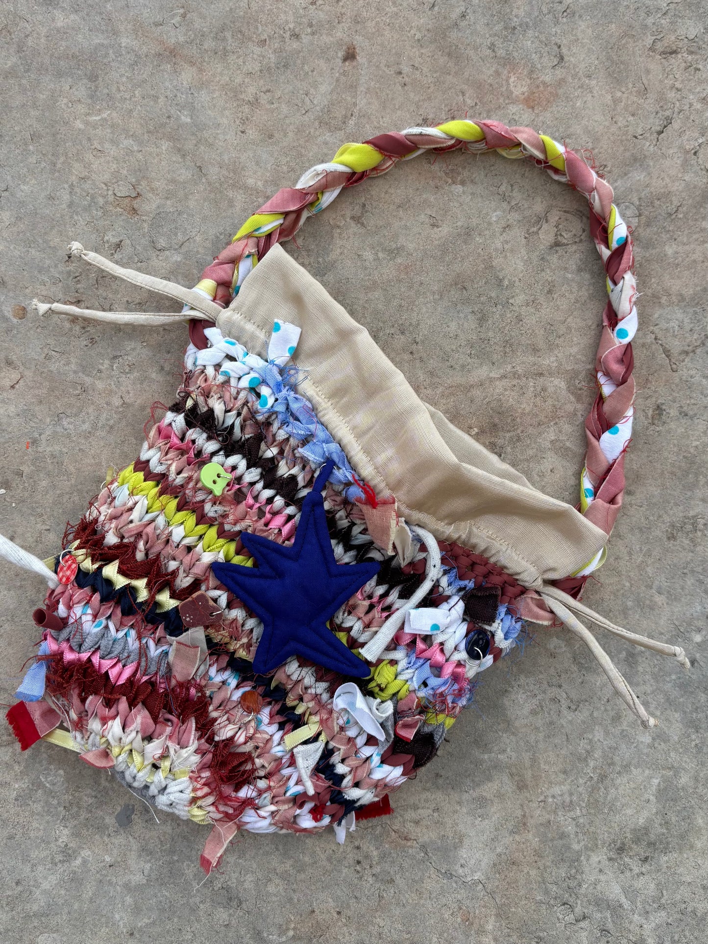 Scrappy handbag 02